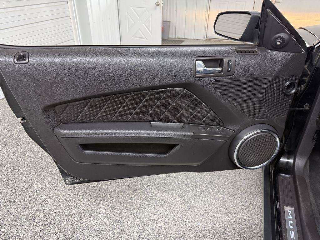 Used 2010 Ford Mustang GT RWD image 29