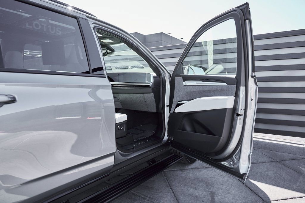 Used 2026 Cadillac Escalade V image 29