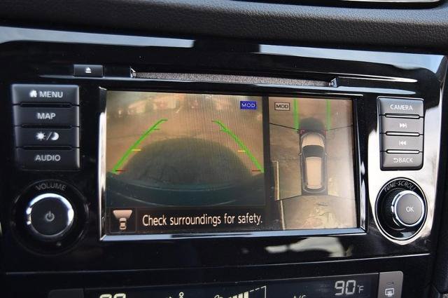 Used 2020 Nissan Rogue SV w/ Premium Package image 19