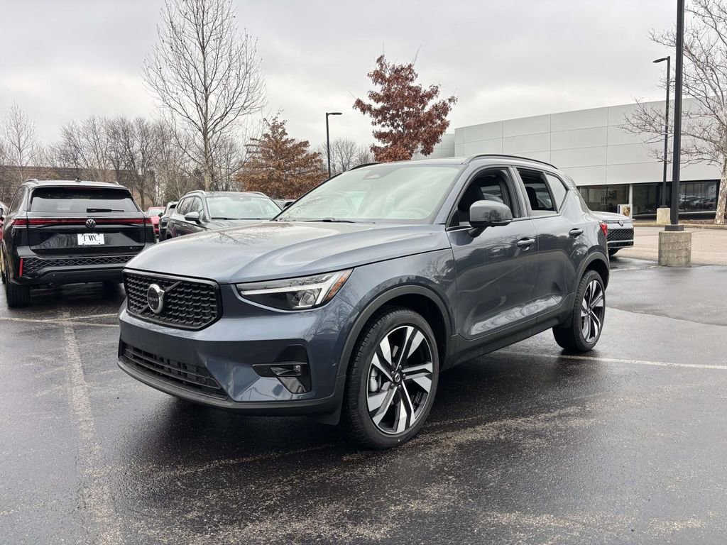 New 2026 Volvo XC40 B5 Plus w/ Protection Package Premier image 3