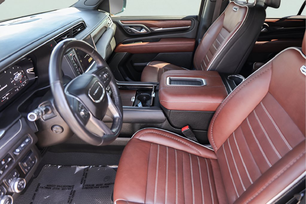 Used 2023 GMC Yukon Denali Ultimate AWD/4WD image 12