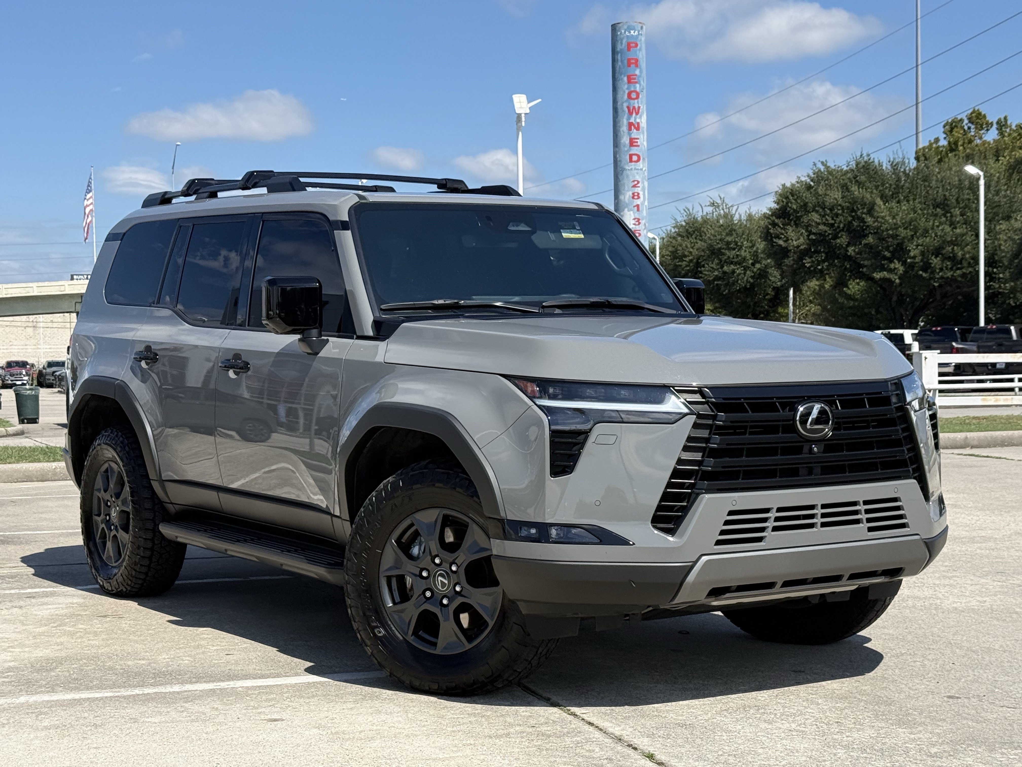 Used 2024 Lexus GX 550 AWD/4WD image 2
