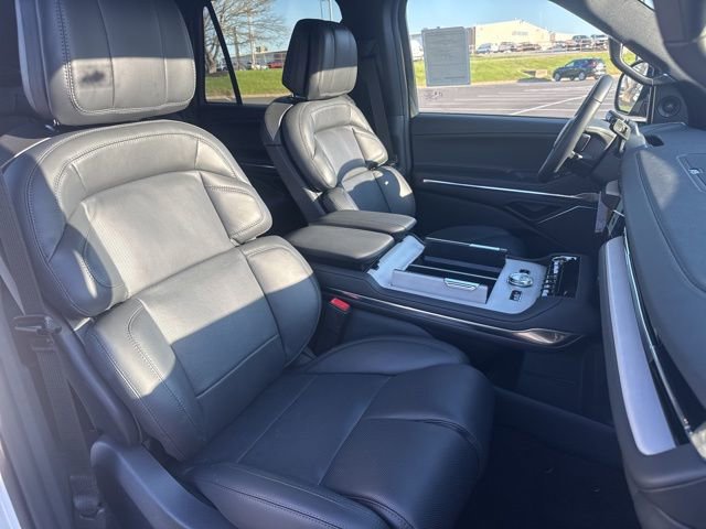 New 2026 Lincoln Navigator Reserve image 12