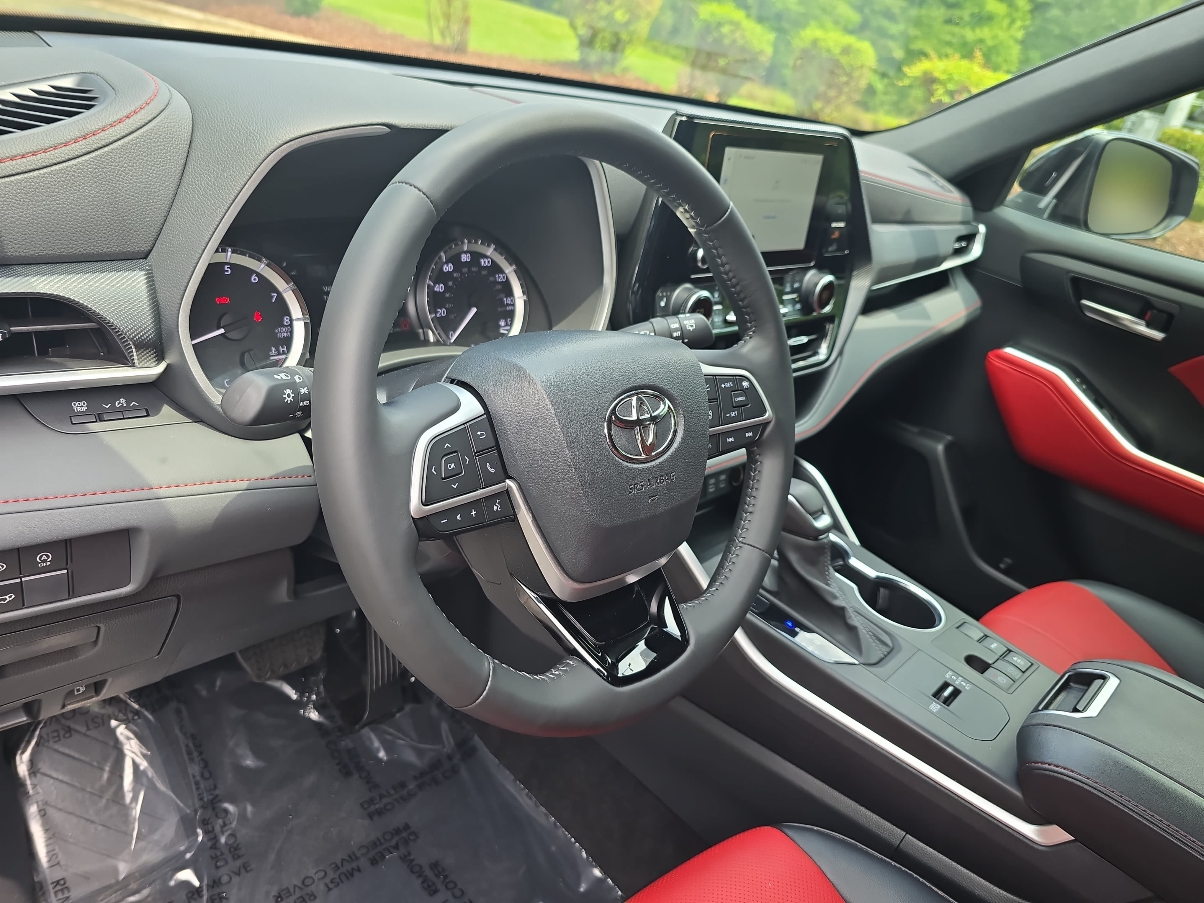 Used 2024 Toyota Highlander XSE FWD image 18