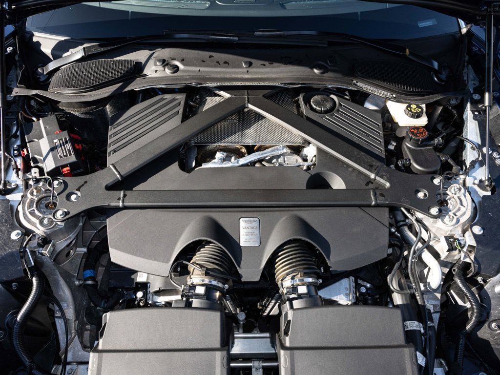 Used 2025 Aston Martin V8 Vantage Coupe RWD image 58