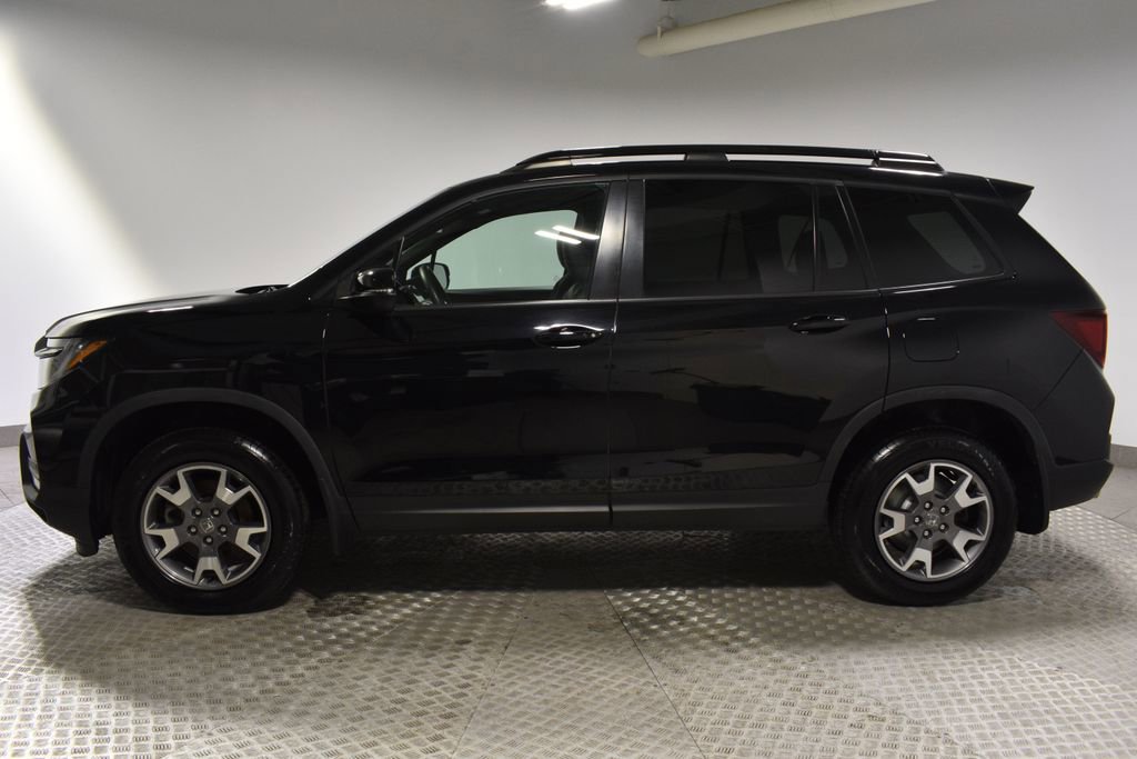 Used 2022 Honda Passport TrailSport image 2