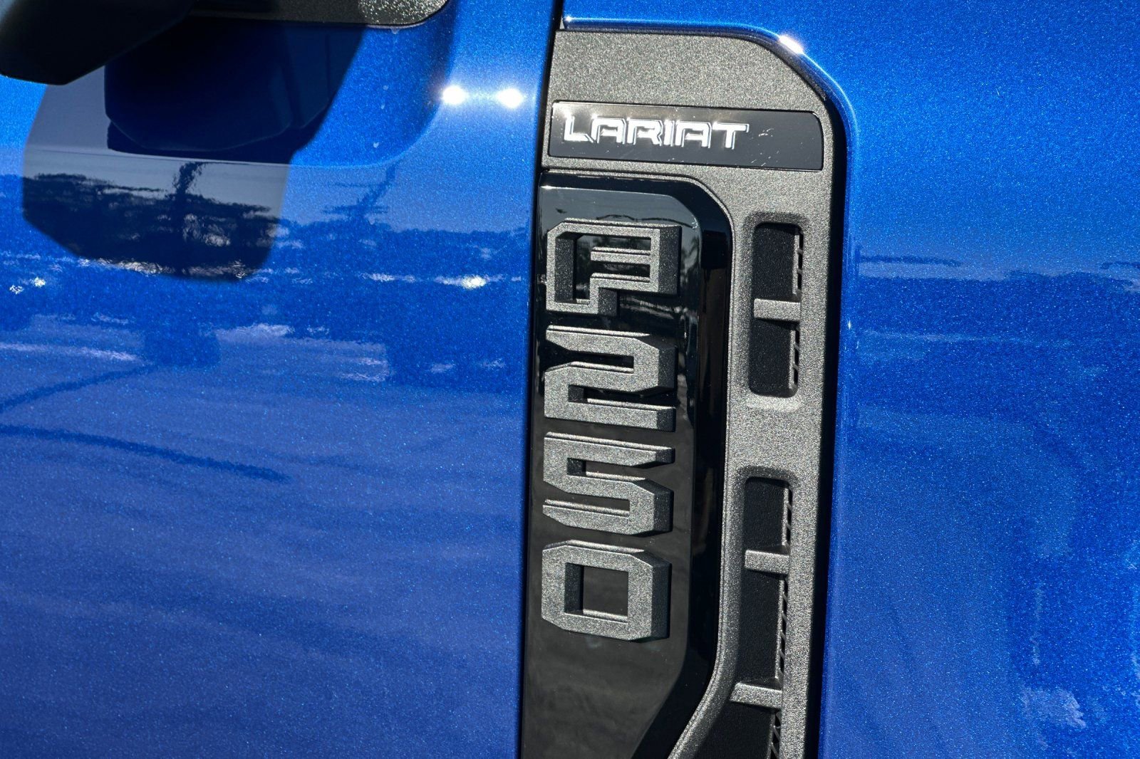 New 2026 Ford F250 Lariat w/ Black Appearance Package image 26