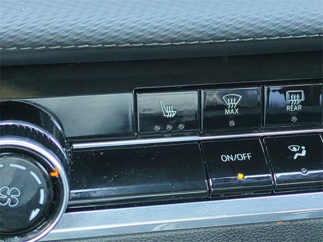 Used 2025 Chevrolet Equinox LT image 26