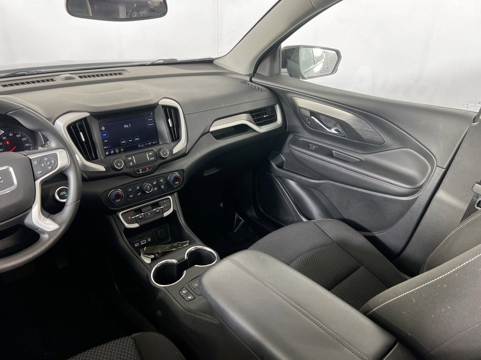 Used 2022 GMC Terrain SLE w/ Driver Convenience Package image 23