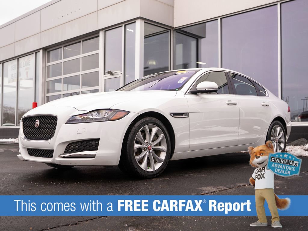 Used 2017 Jaguar XF Premium image 3