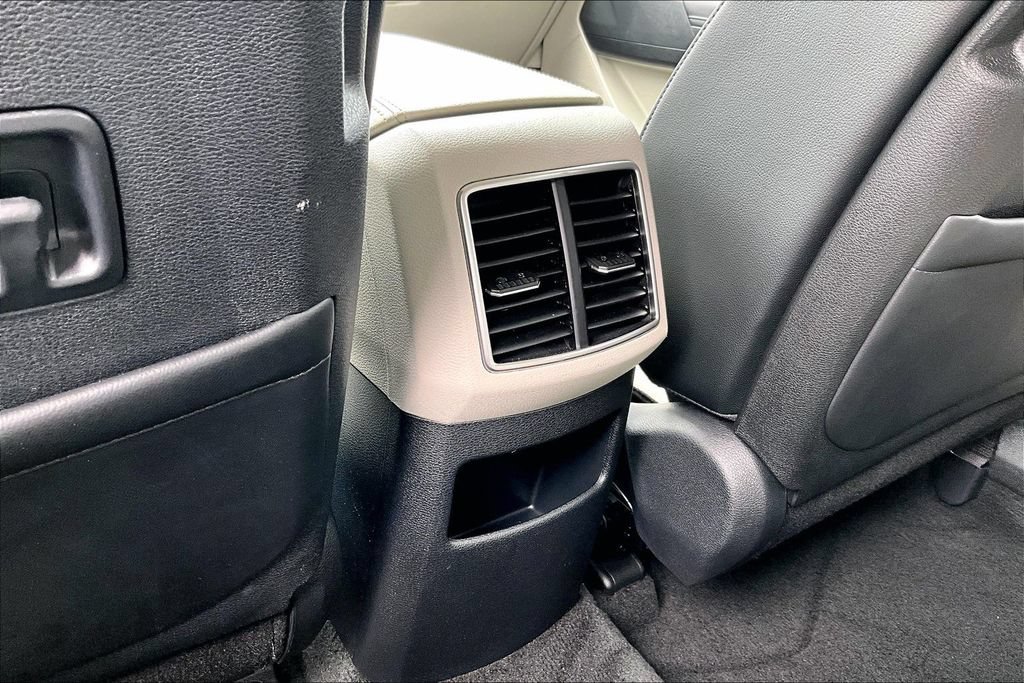 Used 2025 Kia Sportage EX w/ Premium Package FWD image 32