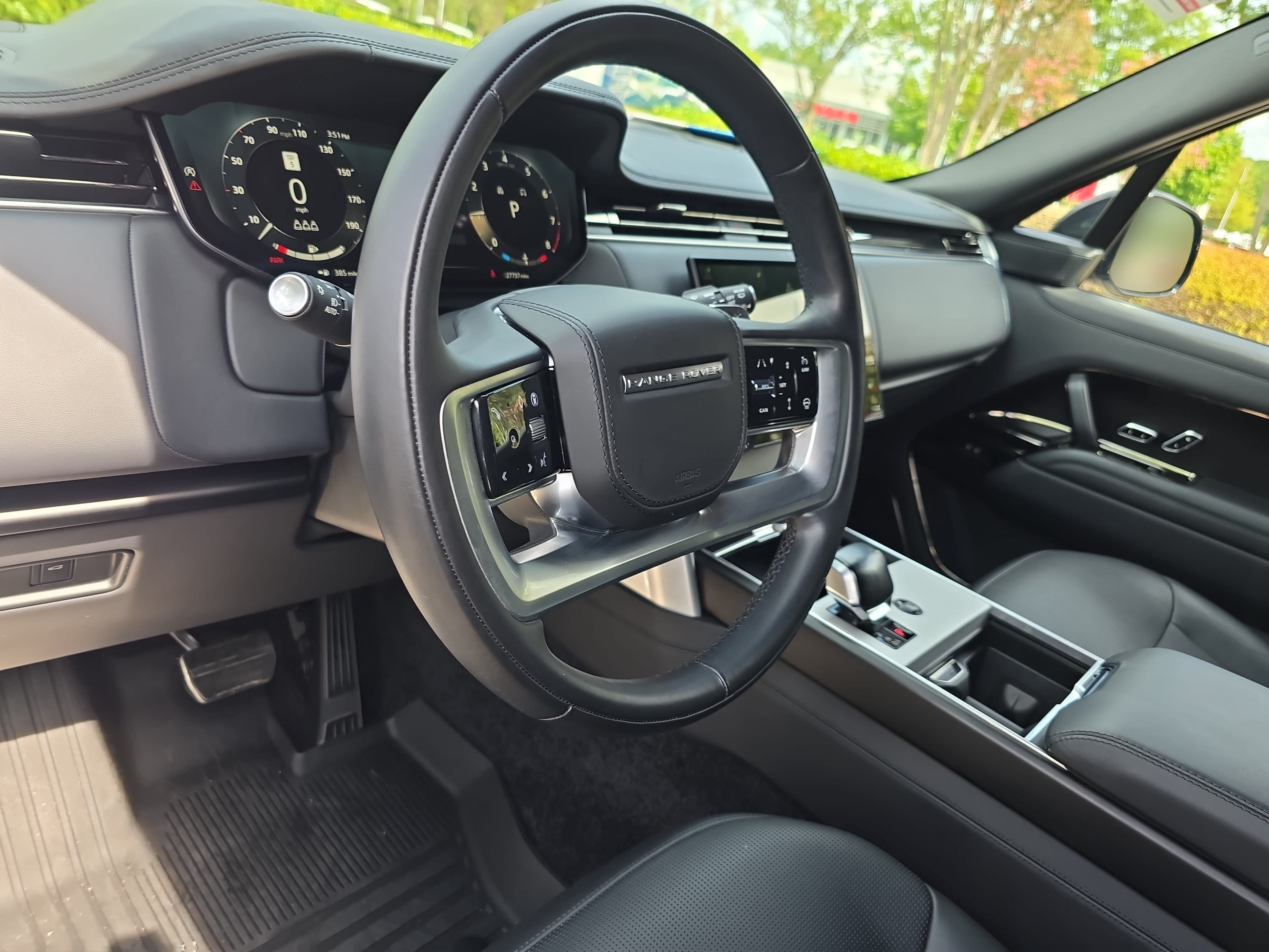 Certified 2024 Land Rover Range Rover SV AWD/4WD image 16