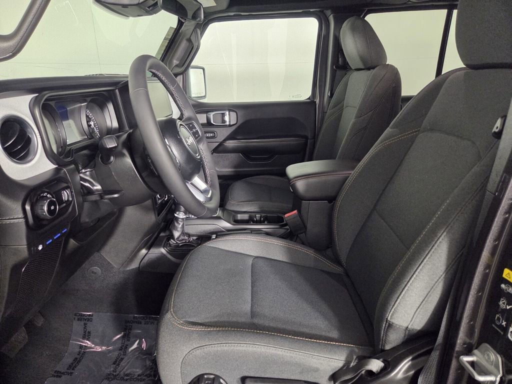 Certified 2025 Jeep Wrangler Sahara w/ Safety Group image 11