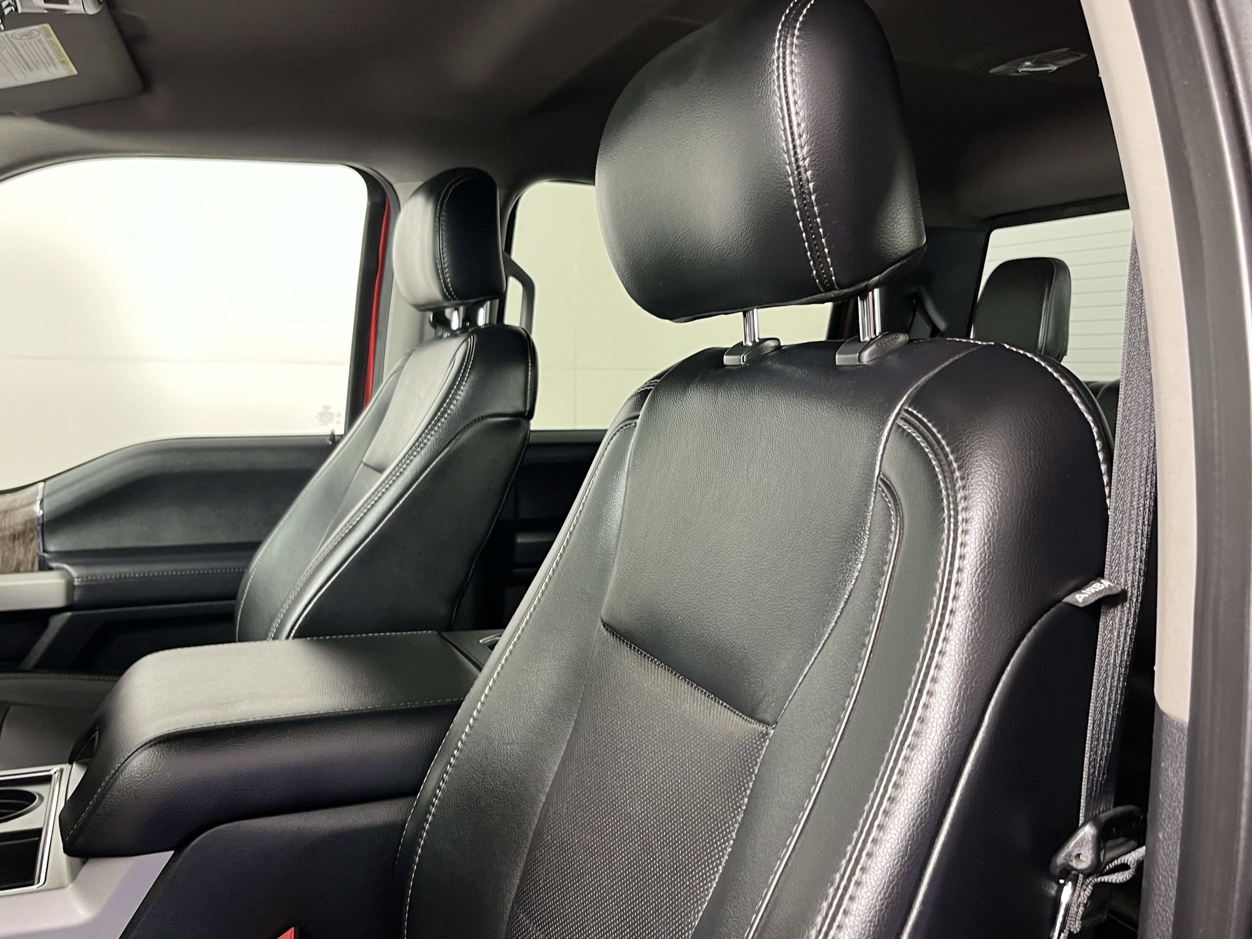 Used 2019 Ford F350 Lariat image 16