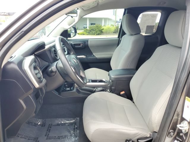 Used 2016 Toyota Tacoma SR5 w/ Towing Package RWD image 9