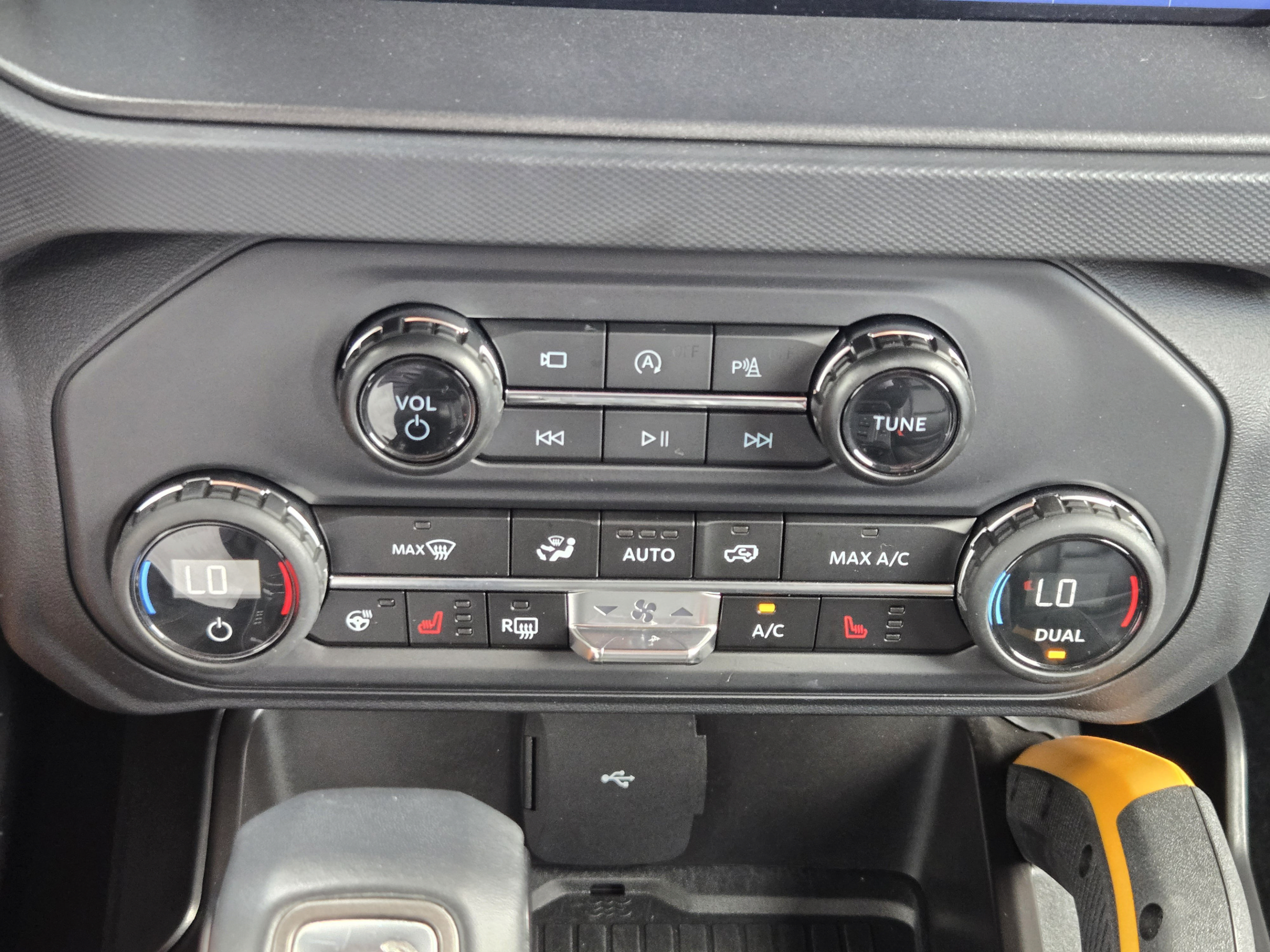 Used 2024 Ford Bronco Badlands AWD/4WD image 11