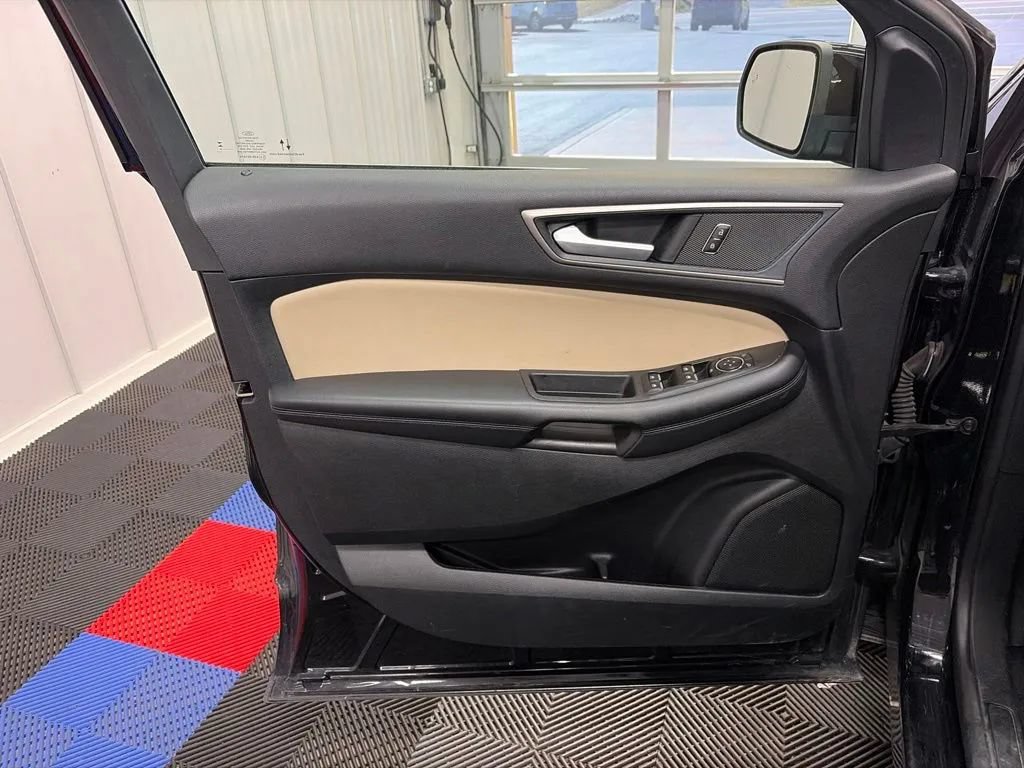 Used 2024 Ford Edge SEL AWD/4WD image 10