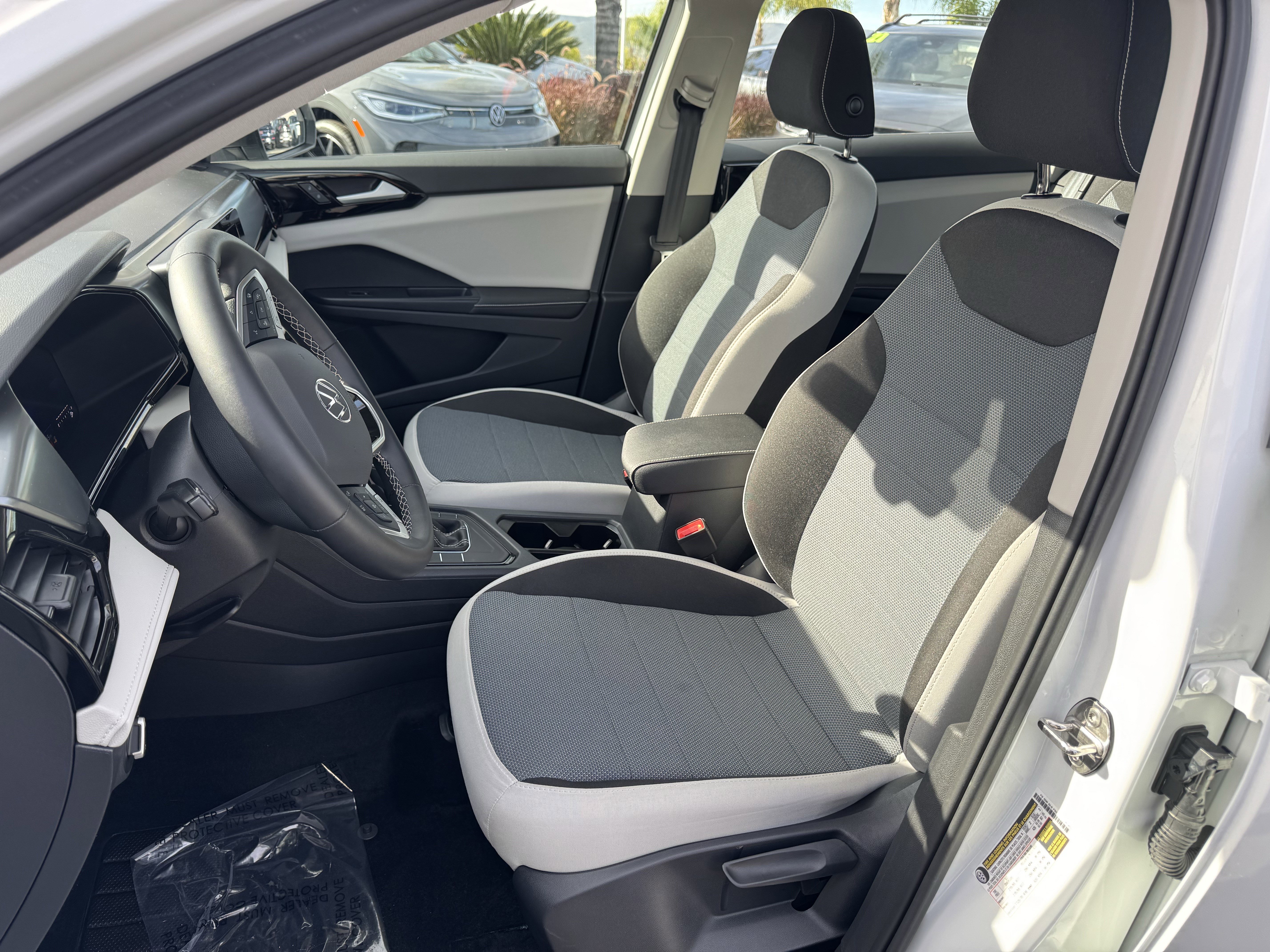 Used 2025 Volkswagen Taos S image 15