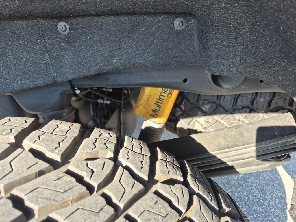 Used 2025 Chevrolet Silverado 2500 ZR2 w/ Technology Package AWD/4WD image 13