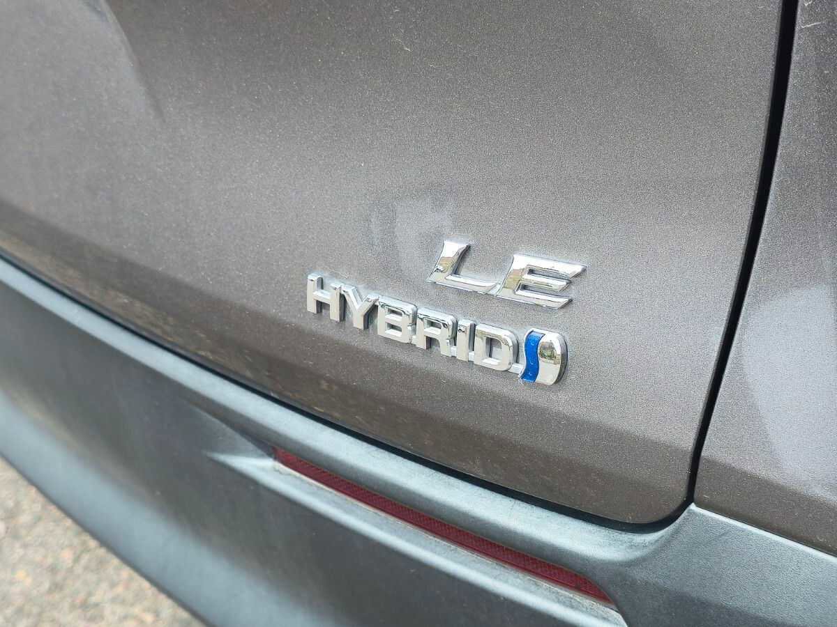 Used 2021 Toyota Sienna LE image 9