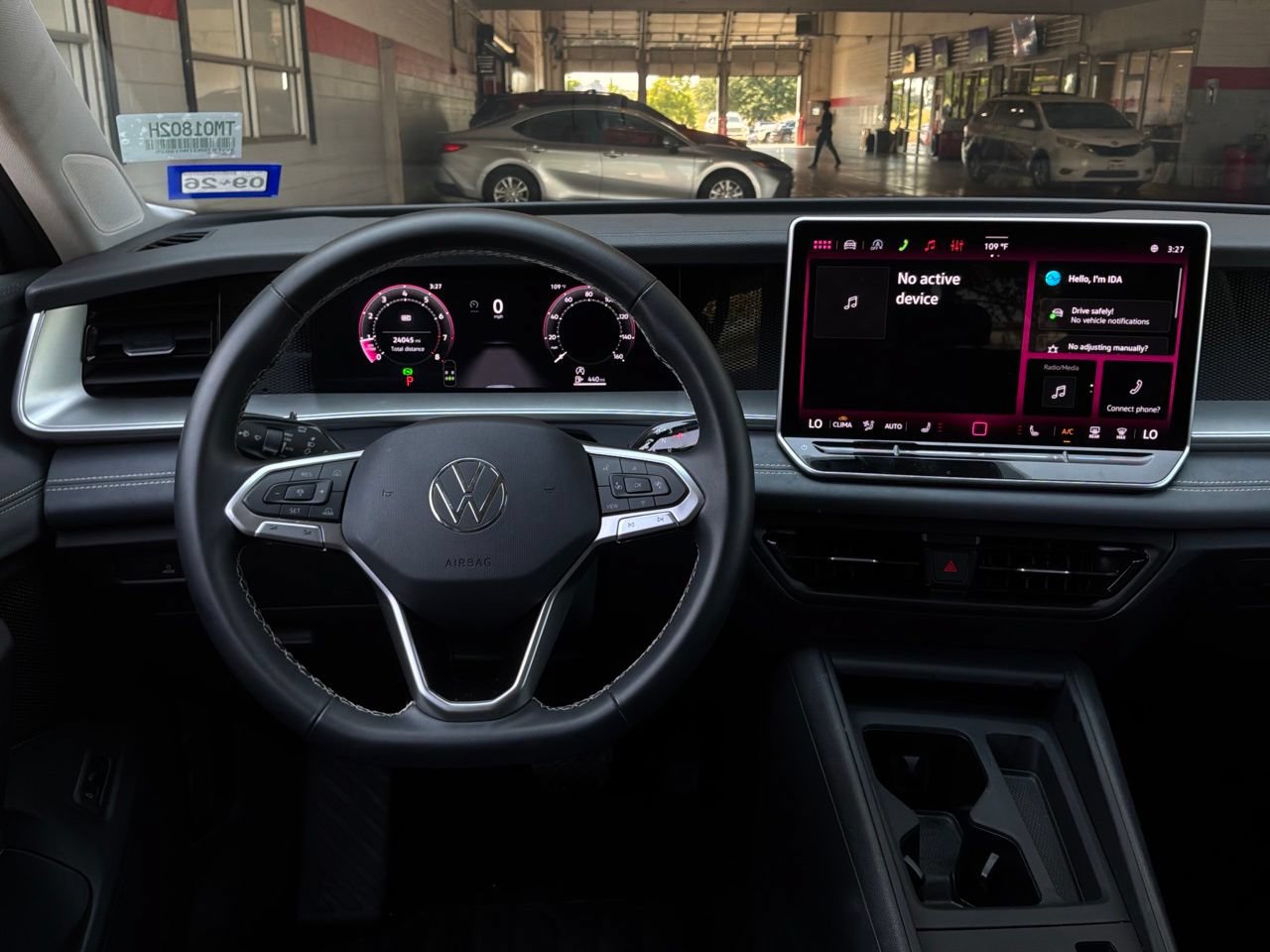 Used 2026 Volkswagen Tiguan SE FWD image 14