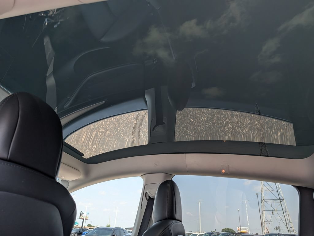 Used 2022 Tesla Model Y Performance AWD/4WD image 16