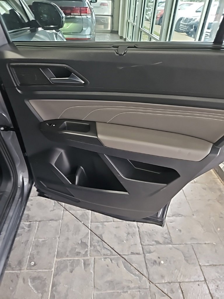 Used 2023 Volkswagen Atlas SE image 15