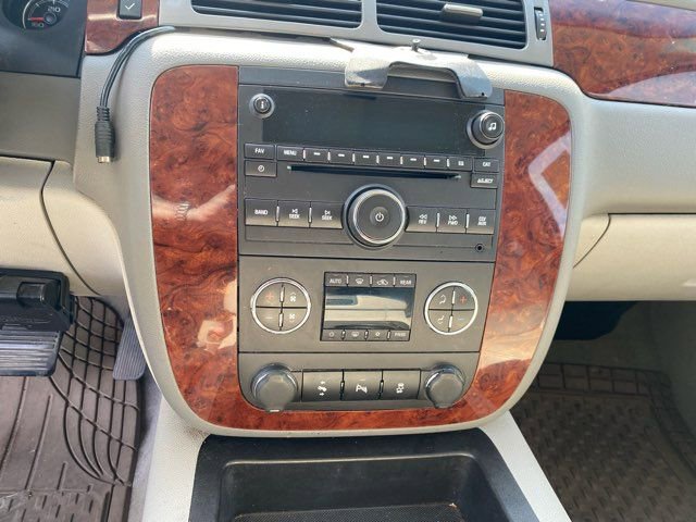Used 2012 Chevrolet Suburban LT w/ Luxury Package AWD/4WD image 13