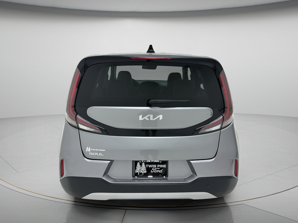 Used 2025 Kia Soul LX w/ LX Technology Package FWD image 7