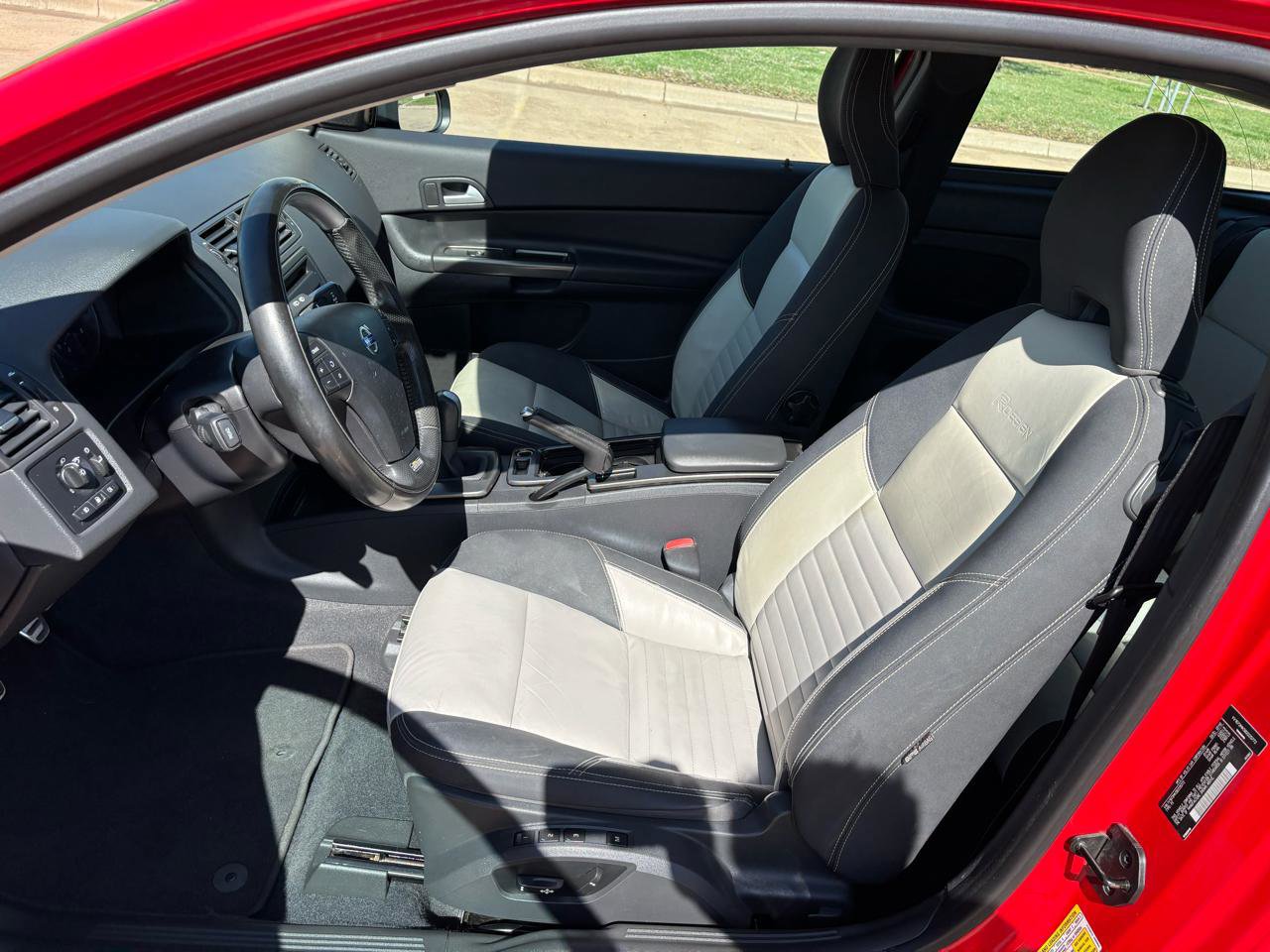 Used 2011 Volvo C30 T5 R-Design image 10