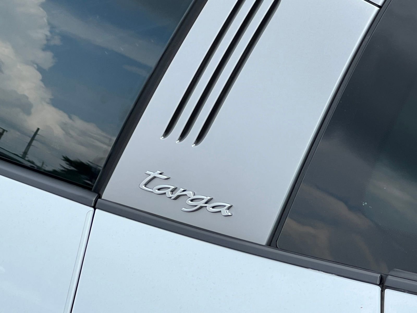 Certified 2021 Porsche 911 Targa 4S w/ Premium Package image 35