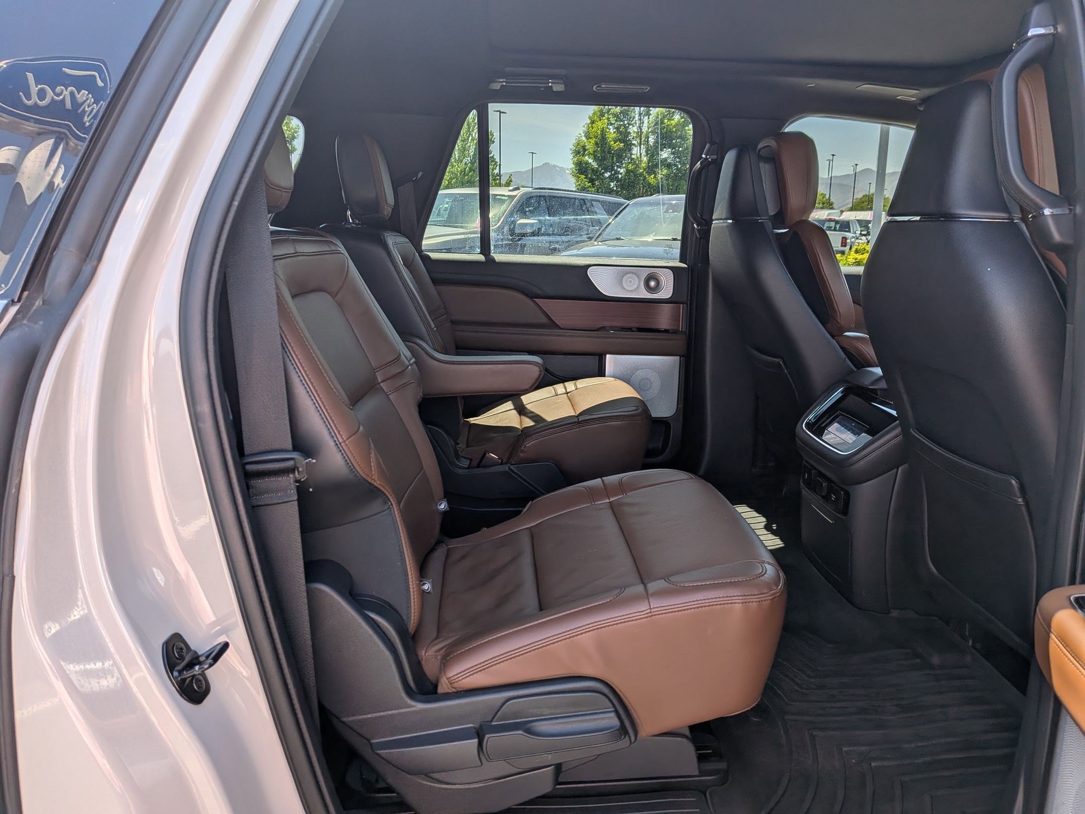 Used 2024 Lincoln Navigator L Reserve AWD/4WD image 34