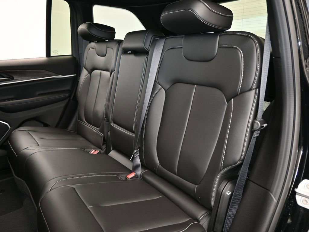 New 2026 Jeep Grand Cherokee Limited RWD image 28