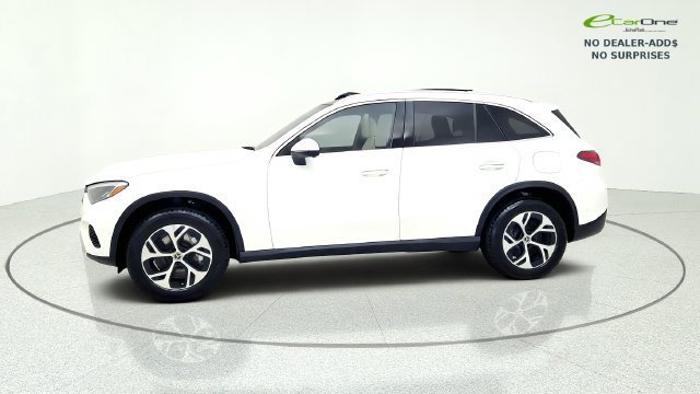 Used 2025 Mercedes-Benz GLC 350e 4MATIC image 5