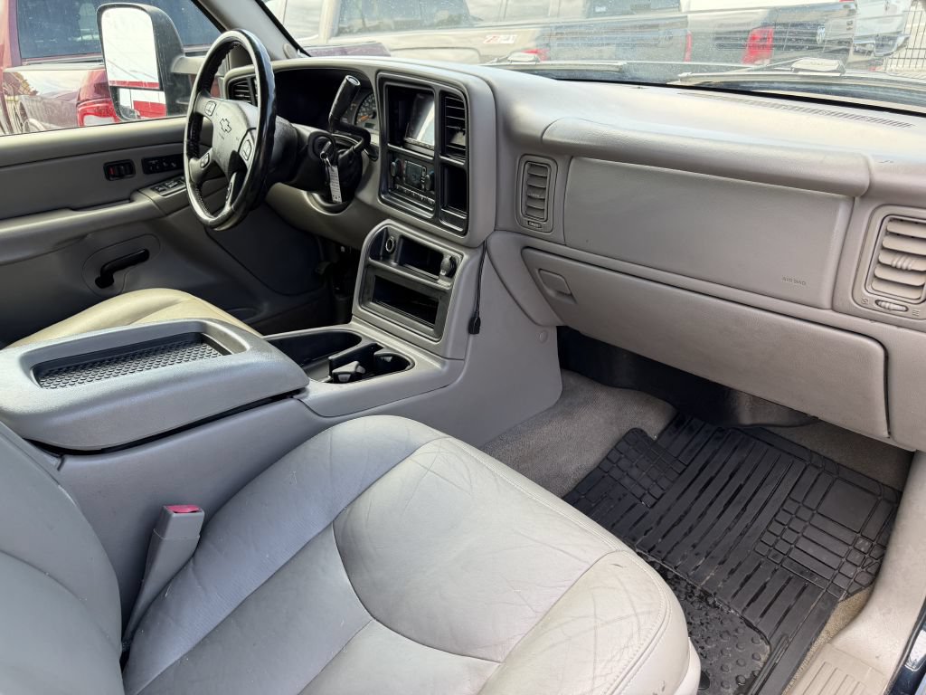 Used 2005 Chevrolet Silverado 2500 LT w/ Heavy-Duty Power Package AWD/4WD image 21