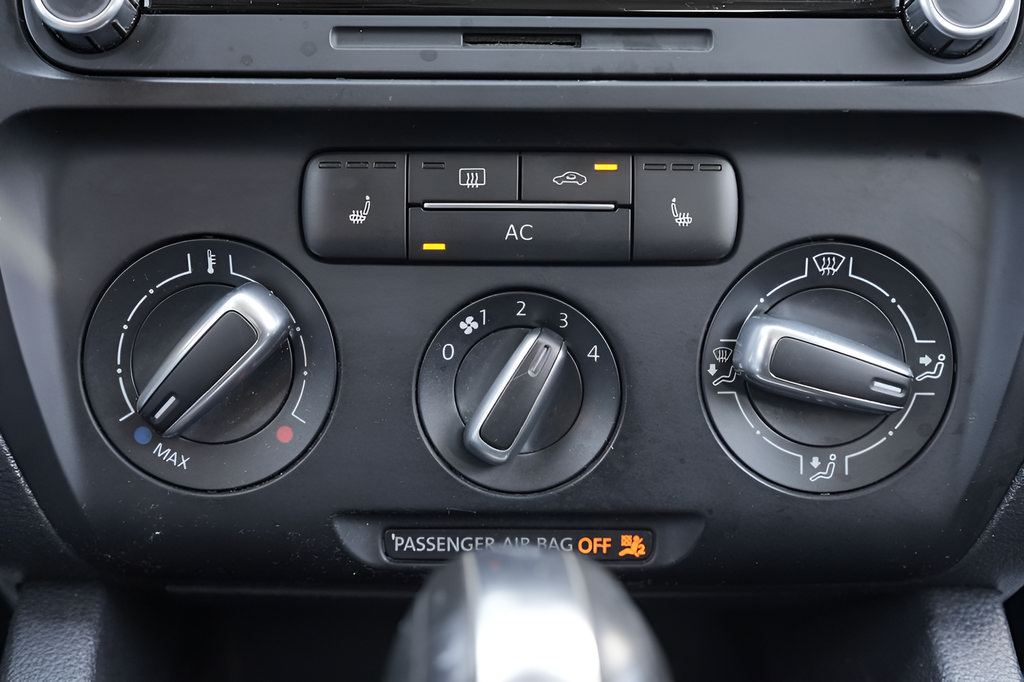 Used 2012 Volkswagen Jetta SE FWD image 31