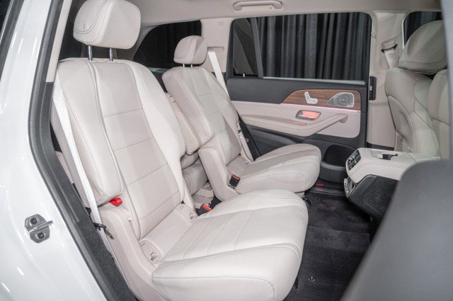 Used 2024 Mercedes-Benz GLS 450 4MATIC image 12