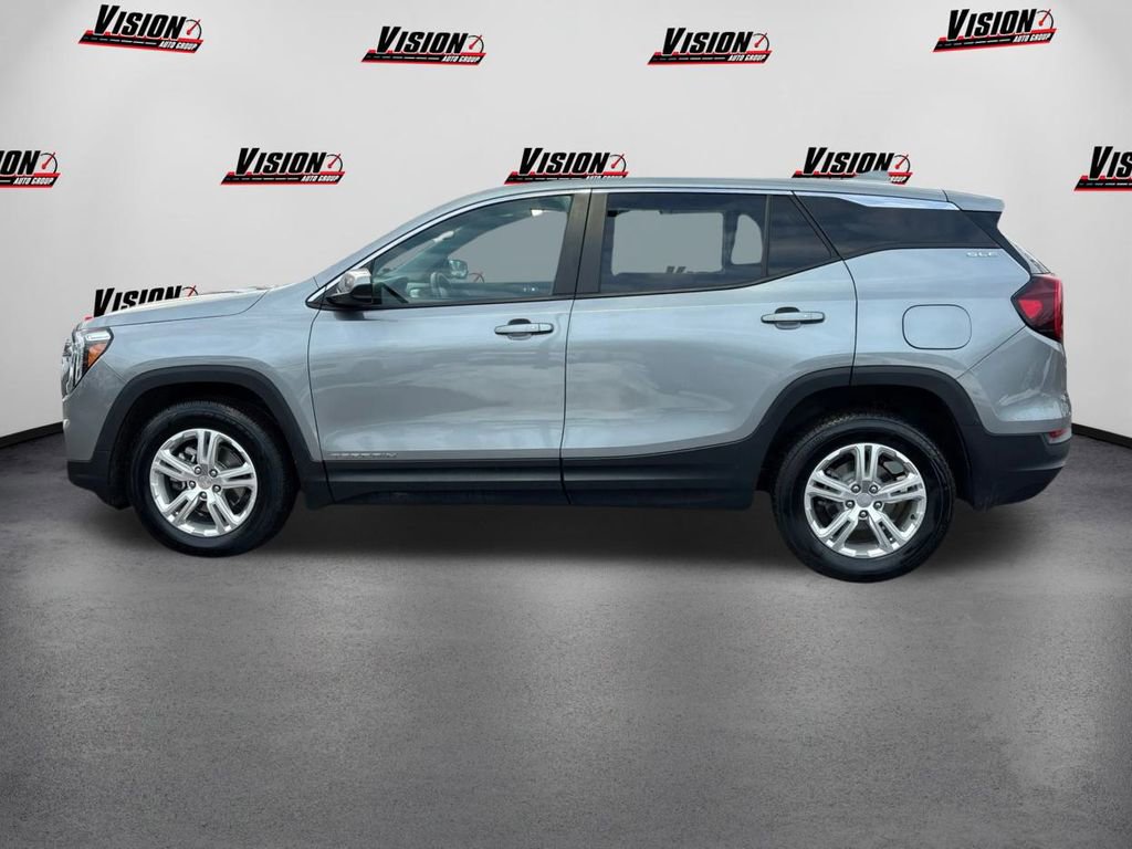 Used 2024 GMC Terrain SLE image 8