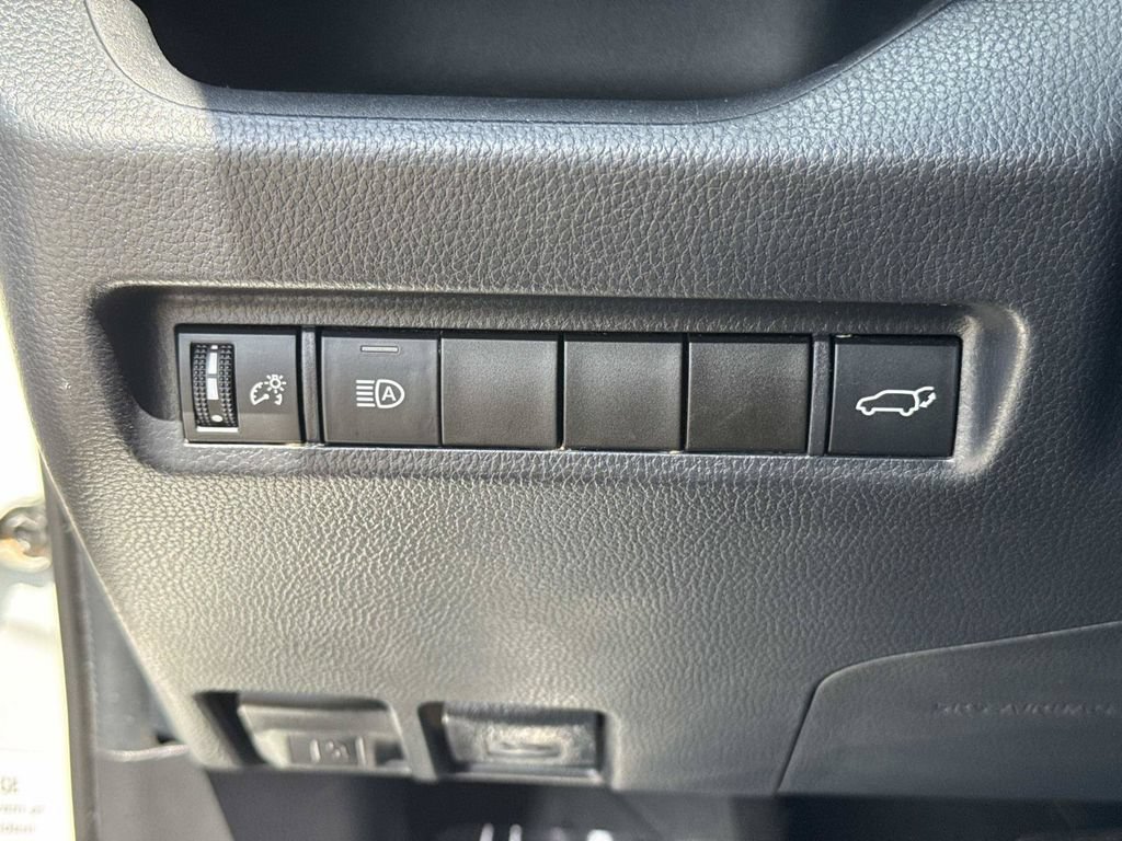 Used 2020 Toyota RAV4 TRD Off-Road AWD/4WD image 43