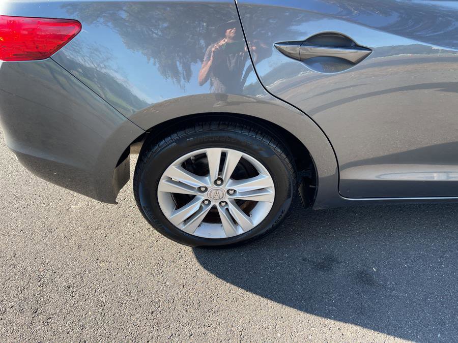 Used 2013 Acura ILX Hybrid w/ Technology Package FWD image 23