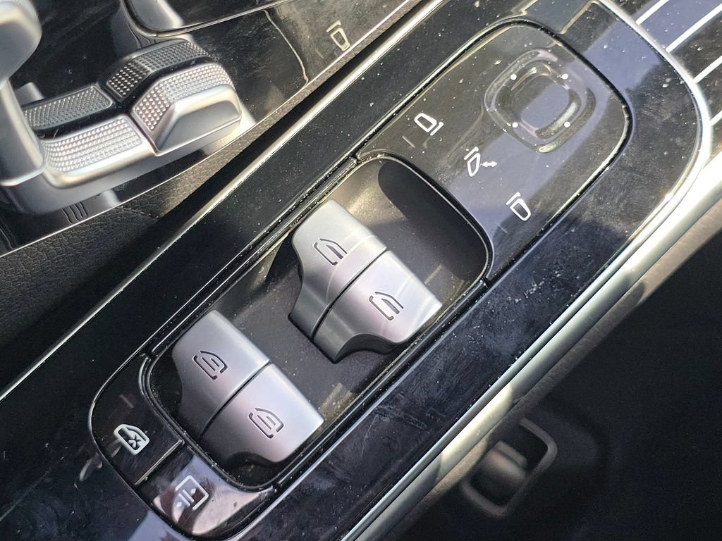 Used 2024 Mercedes-Benz S 580 4MATIC Sedan w/ AMG Line image 28