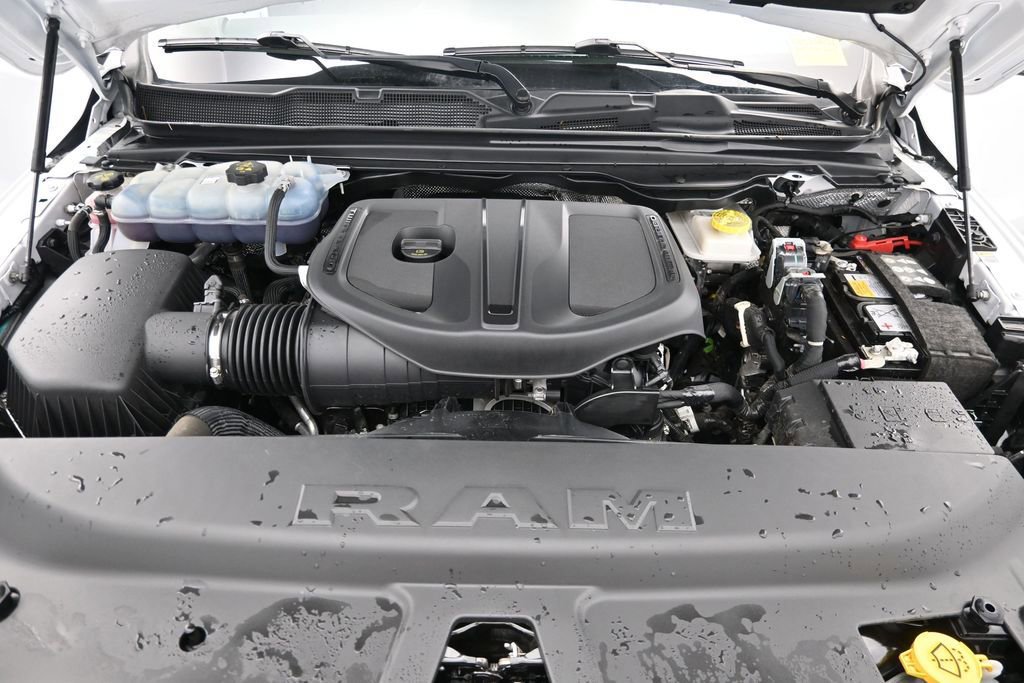 Used 2025 RAM 1500 Big Horn AWD/4WD image 13