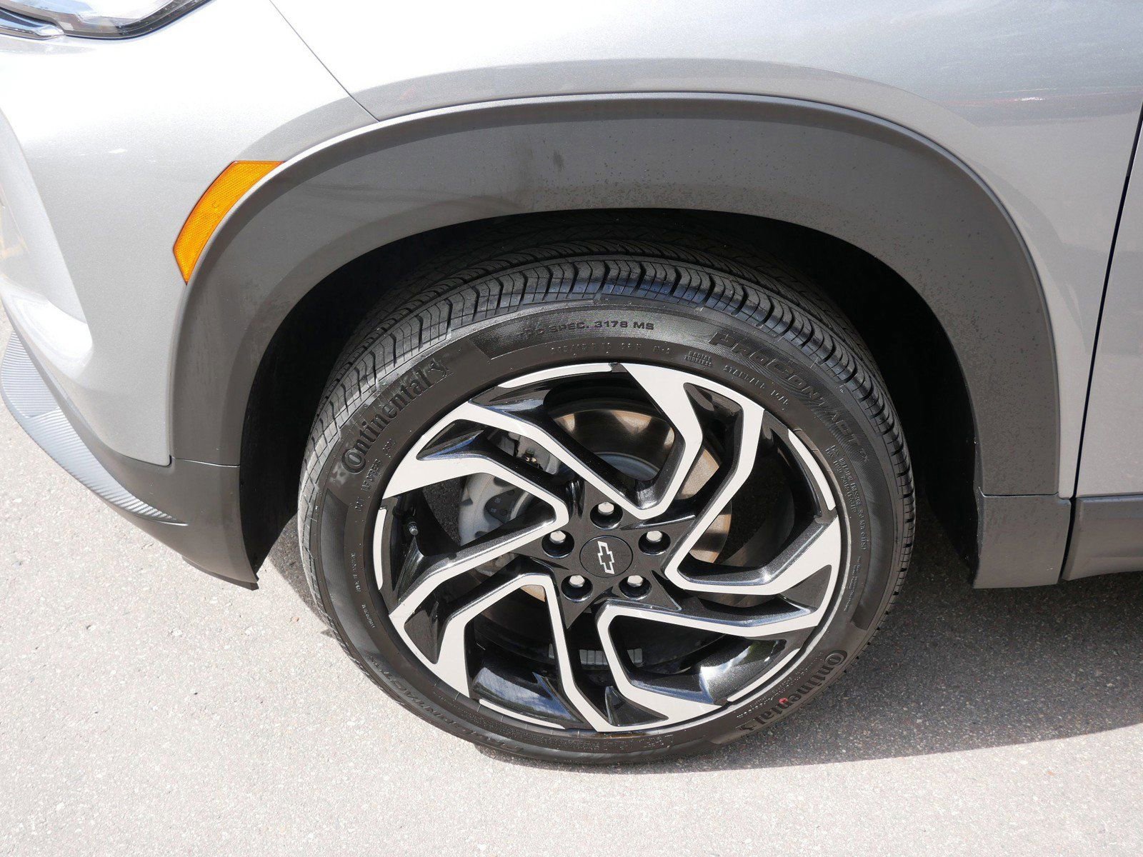 Used 2024 Chevrolet TrailBlazer RS w/ Convenience Package AWD/4WD image 9