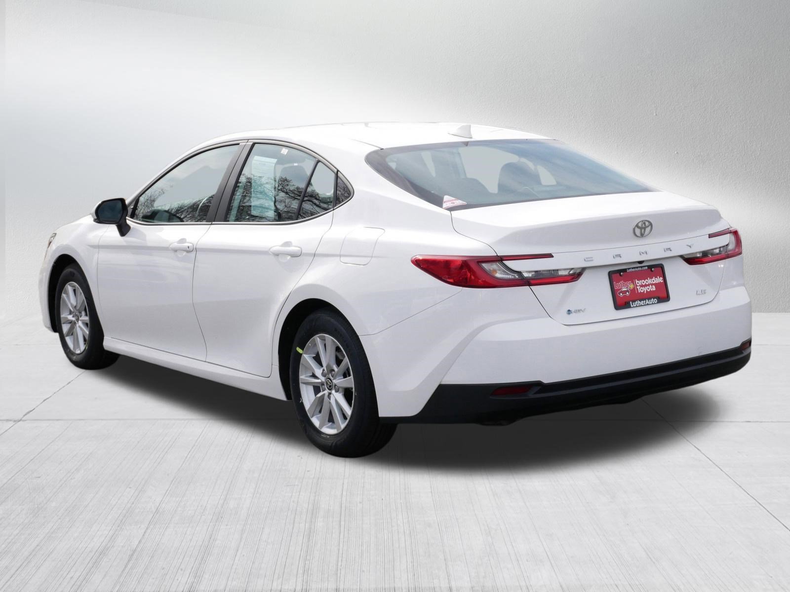Certified 2025 Toyota Camry LE FWD image 5