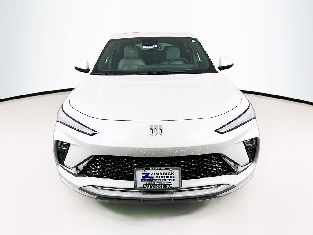 New 2025 Buick Envista Avenir image 2