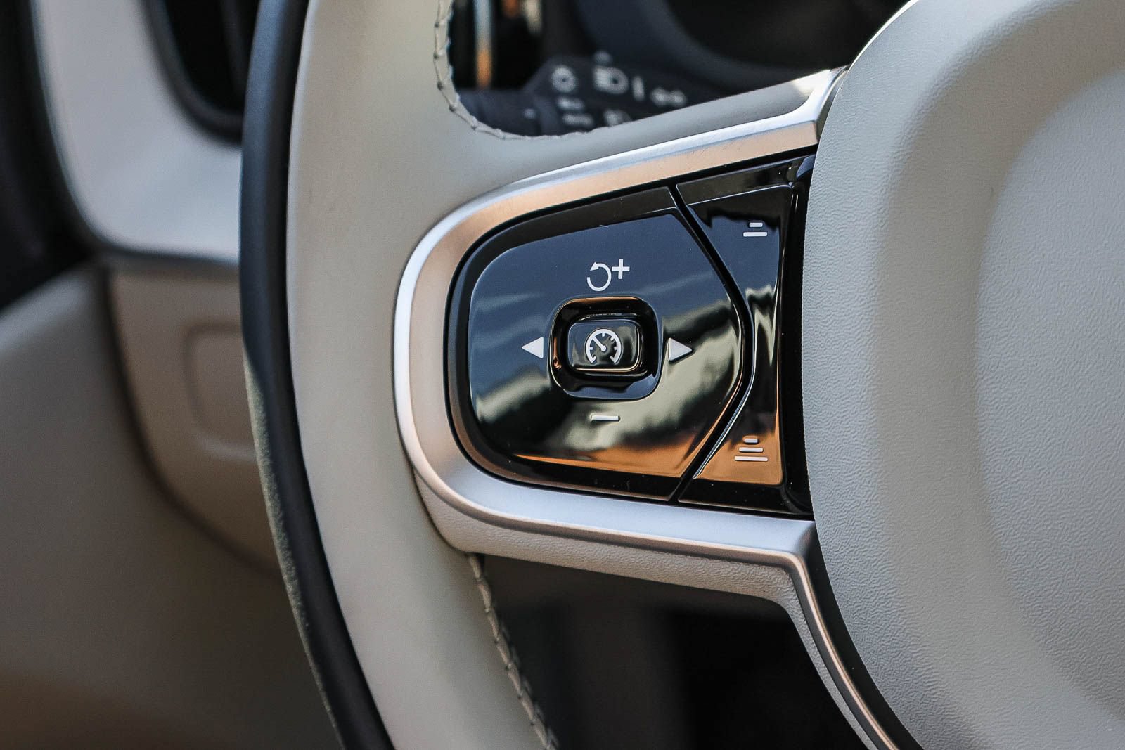 New 2026 Volvo XC60 B5 Ultra AWD/4WD image 35