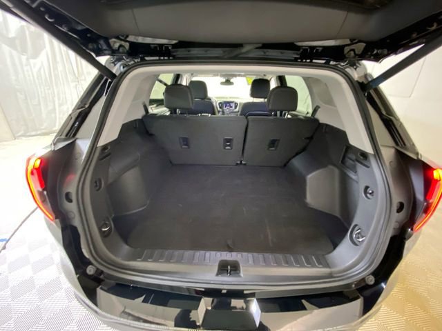 Used 2023 GMC Terrain SLE w/ Driver Convenience Package FWD image 11