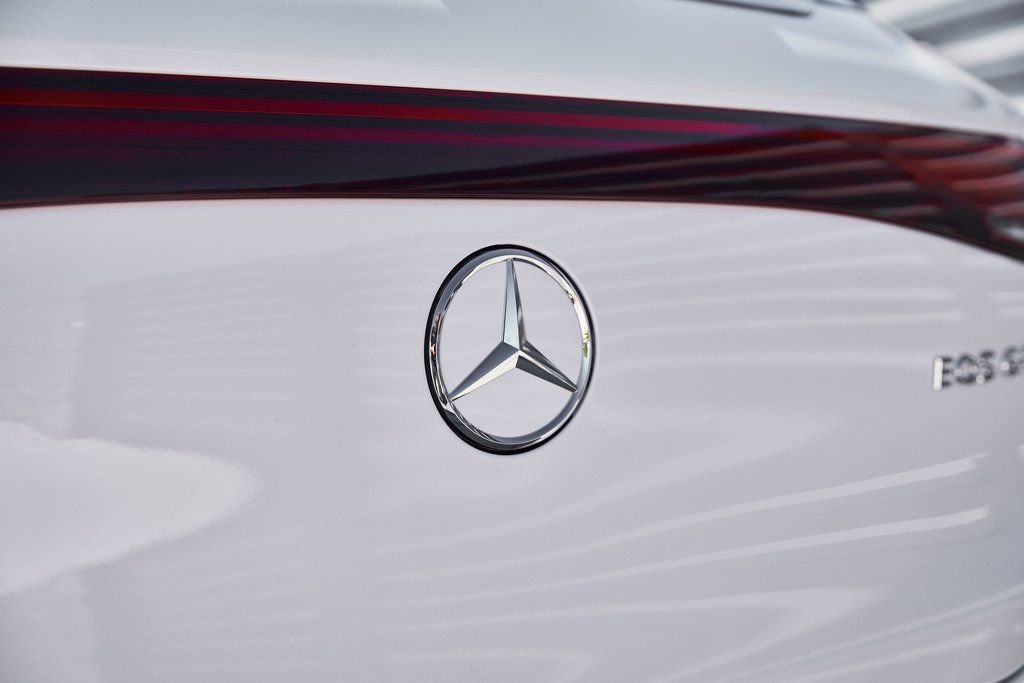 Used 2025 Mercedes-Benz Maybach EQS 680 4MATIC image 14