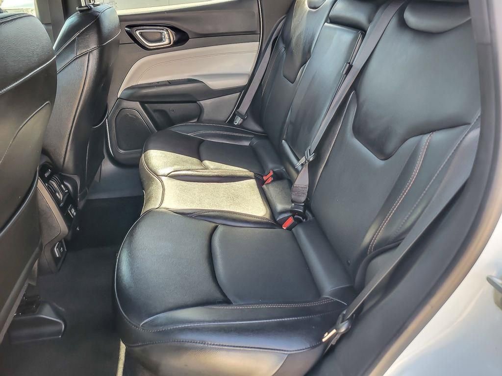 Used 2023 Jeep Compass Limited image 11