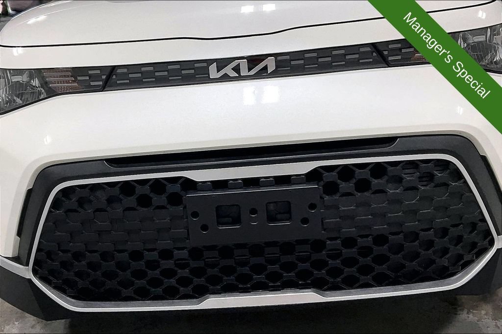 Used 2025 Kia Soul LX w/ LX Technology Package FWD image 33
